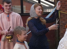 Кароль з сином-паламарем відкрили Центр української громади під Лондоном