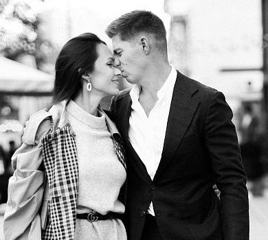 Всесвіт вирішив так: Остапчуки ніжно привітали одне одного з другою річницею стосунків