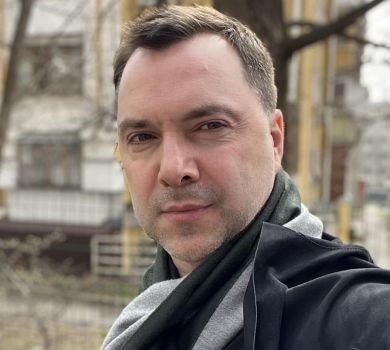 Велика людина росте: Арестович помилувався 6-річним сином. ФОТО