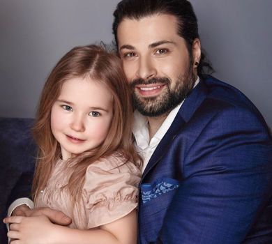 Мозгова з Аксельродом влаштували своїй рибці день народження в аквапарку