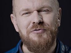 Приходько, Бурмака та Галич знялися у новому кліпі Тартака. ВІДЕО