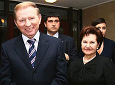 Кучма привів на стриптиз до Моїсеєва свою дружину