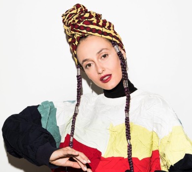 Святкую участь у чорному списку: Паш набила тату на честь заборони в’їзду до росії. ФОТО