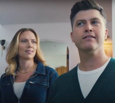 Брехня про секс-сцени та фіаско за столом: Йохансон із чоловіком зіграли сімейне життя у кумедному ВІДЕО