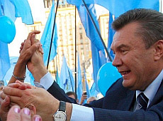 Янукович лише годинників носить на понад 1/4 мільйона доларів 