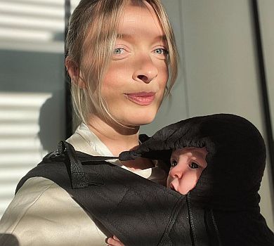 Фролова у спідньому показала кумедне фото з 3-місячним сином