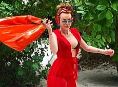 НеАнгел Слава на Мальдівах хизується голим тілом у душі. ФОТО