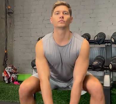 Ось так? Ні-ні-ні: Остапчук із гирею потролив Фреймут