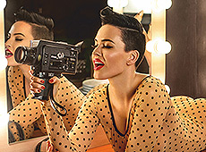 Головна жіноча роль з інтимом