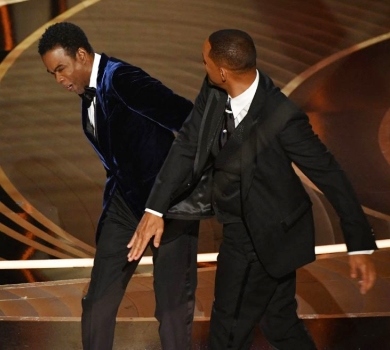 Бійку замовляли? Вілл Сміт ударив ведучого на сцені та здобув свій перший Оскар. ВІДЕО