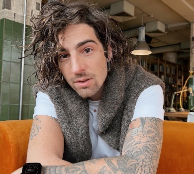 Тільки ми: Дантес українською заспівав про розділені війною пари. ВІДЕО