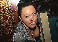 Байрак вважає себе королевою і крутить шури-мури з іноземцем