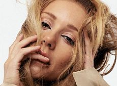 Порошенко привітав іменинницю Кароль із голими колінками. ФОТО