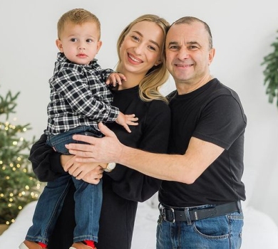 Тато, мама, син і ялинка: дружина Павліка замилувала сімейними ФОТО