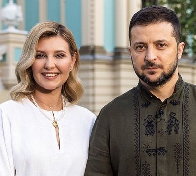 Україна – це всі ми: Зеленські рука в руці та у вишиванках привітали з Днем Незалежності