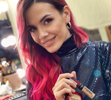 Мамка ще ого-го: MamaRika засвітила фігуру в спідньому  