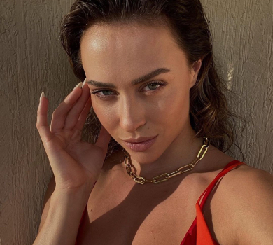 ГВ - це ідеально: Маремуха в звабному аутфіті заселфилася з малим в Таїланді