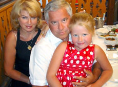 Дочку Кінаха не беруть в балерини, то віддадуть у співачки?