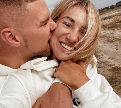 На шиї у свого хлопця: вагітна Пренткович розказала про розподіл сімейного бюджету і закликала любити себе