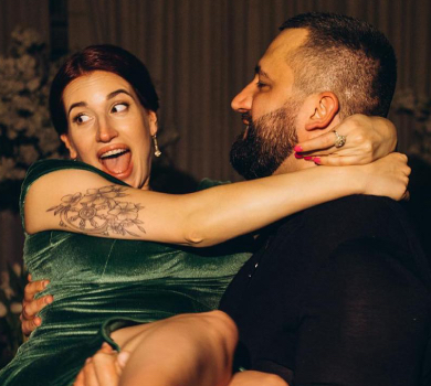 Емеральд у річницю знайомства пригадала історію стосунків із чоловіком і привітала його ніжними ФОТО