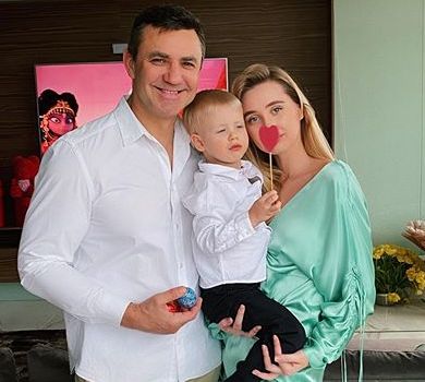 Тищенко привітав дружину з 25-річчям: Завдяки тобі я повірив у жіноче кохання 