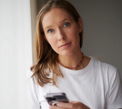 Ушатана Осадча без мейкапу заселфилася в ліжку