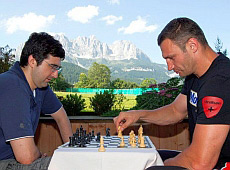 Кличко-старший пограв у шахи з екс-чемпіоном