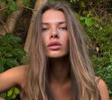 Дементьєва в спідньому показала результати своїх домашніх тренувань. ФОТО