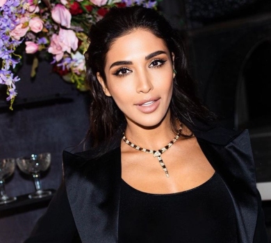 Тренч та брендові шузи: Дімопулос помилувалася своєю 3-річною модницею