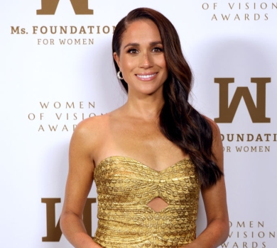 Меган Маркл у золотому аутфіті за $12 тисяч отримала відзнаку в Нью-Йорку