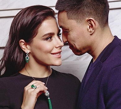 Онуфрійчук на камеру зацілувала свого чоловіка. ВІДЕО