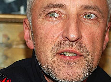 Телеведучий Анатолій Єрема підтримує геїв кіном