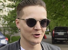 Галич забрав сина з пологового та подарував дружині авто. ФОТО