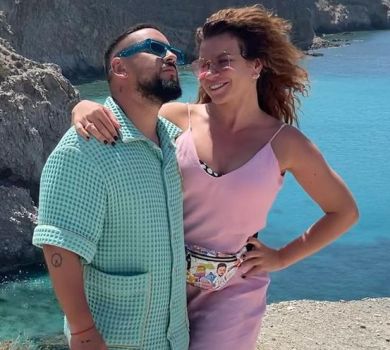 Monatik віршами зворушливо привітав дружину з 35-річчям