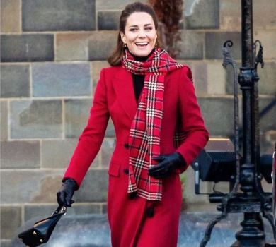 Колекція пальт Міддлтон та ефектний вихід Єлизавети: стильні родзинки королівського передріздвяного туру