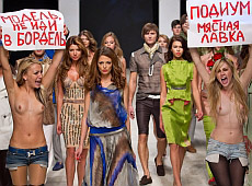 Як Кровосісі рятували моделей від сутенерів. ФОТО і ВІДЕО