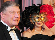 Дружина Червоненка світила бюстом у Черновецького