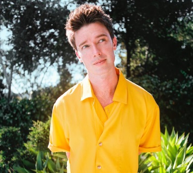 У спідниці та з яблучками: син Шварценеггера попозував для глянцю. ФОТО