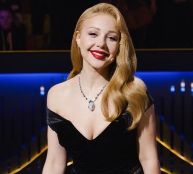 Кіт Степан у Франції опинився в обіймах Тіни Кароль. ФОТО