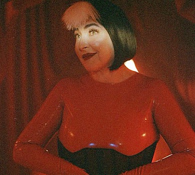 Образили пенсіонерку: Лоліта обурилася через закрите смайликом ї*ало. ВІДЕО