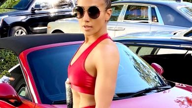 Спека посеред зими: 50-річна Лопес показала спортивне тіло в топі та лосинах