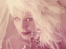 Тіна Кароль стала нареченою вдруге, або Чудо в пір'ї