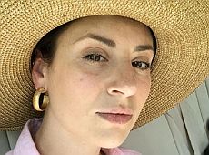 Дружина Омеляна показала свої післяпологові плюс 10 в купальнику 