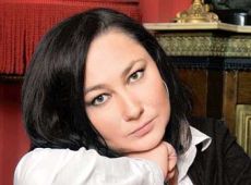 Олена Мозгова навчилася бити в ніс та захопилася Рінатом Ахметовим