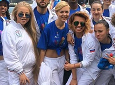 Українські учасники Нової хвилі-2014 вдягли на себе російський триколор 