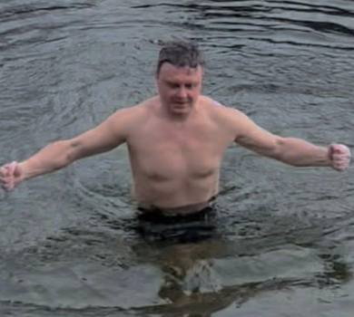 Як Льовочкін у Кривому Озері на Водохреща купався. ФОТО