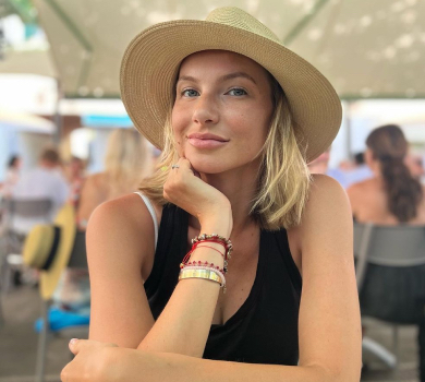 Перетворив моє життя на казку: Юрушева привітала Скічка з річницею та показала весільні ФОТО