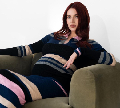 Не в тему перед пологами: вагітна Емеральд розбила авто у ДТП. ФОТО