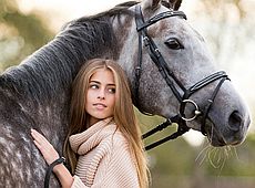 Онука Ротару обирає між модою та кіньми й любить сюрпризи від хлопців