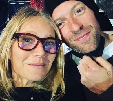 50-річна Пелтроу позасмагала топлес та показала сина-копію її колишнього. ФОТО